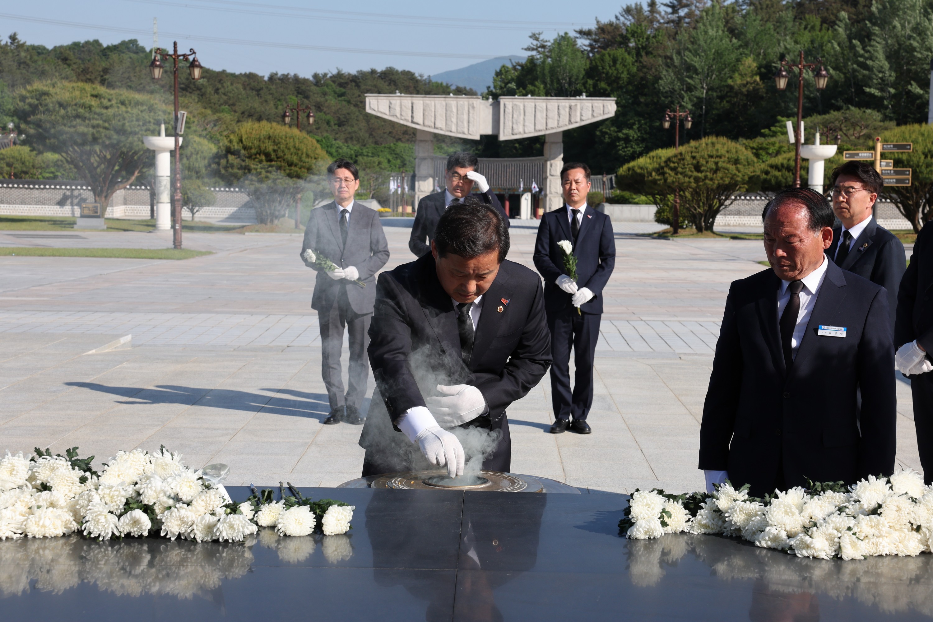 제44주년 5.18민주화운동 기념 참배 첨부이미지 : 24년05월13일 제44주년 5.18민주화운동 기념 참배 - 018.jpg