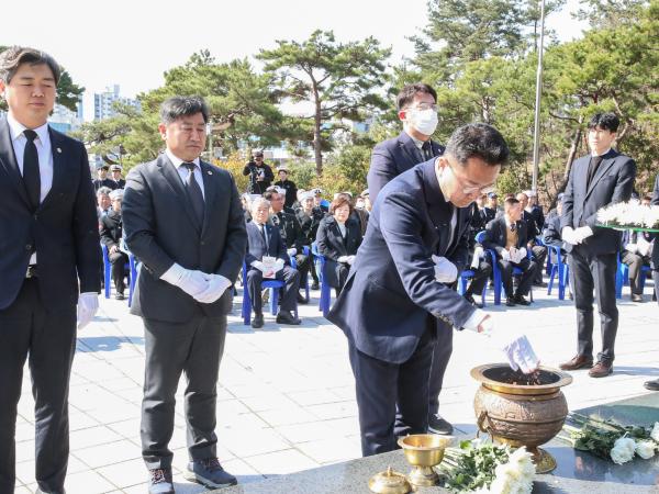 제9회 서해수호의 날 기념식 첨부이미지 : 03월22일 제9회 서해수호의 날 기념식_42.jpg