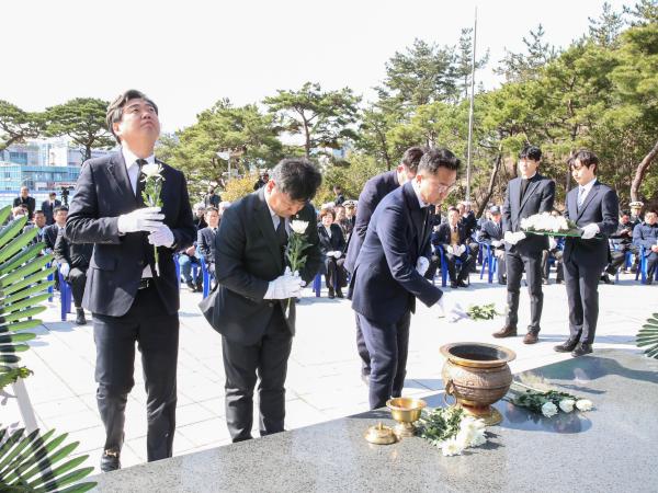 제9회 서해수호의 날 기념식 첨부이미지 : 03월22일 제9회 서해수호의 날 기념식_32.jpg