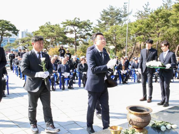 제9회 서해수호의 날 기념식 첨부이미지 : 03월22일 제9회 서해수호의 날 기념식_30.jpg